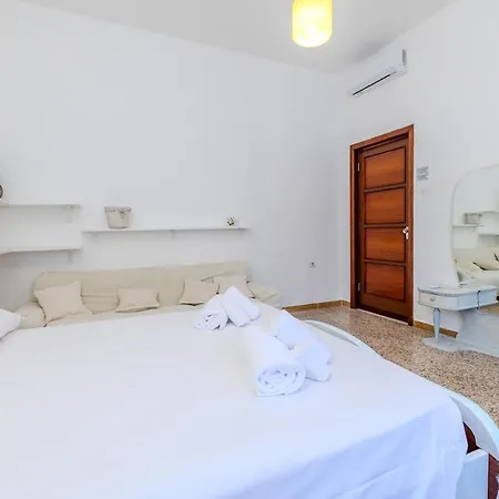 - Center - Regina Margherita *