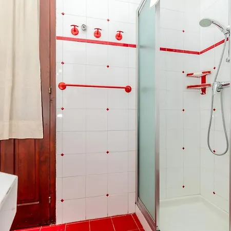 - Center - Regina Margherita