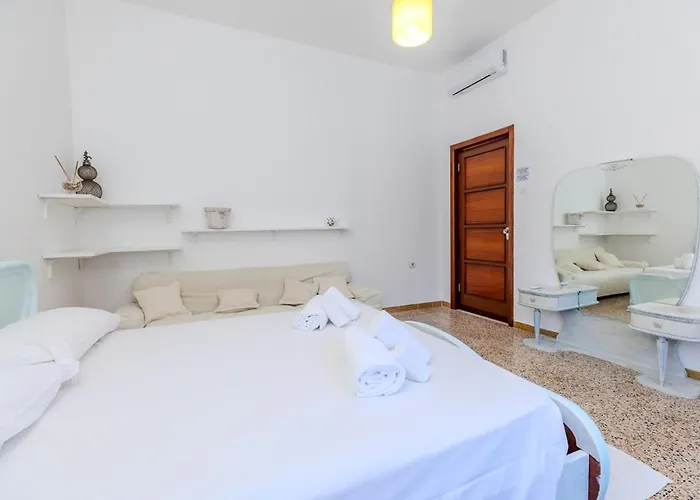 - Center - Regina Margherita *